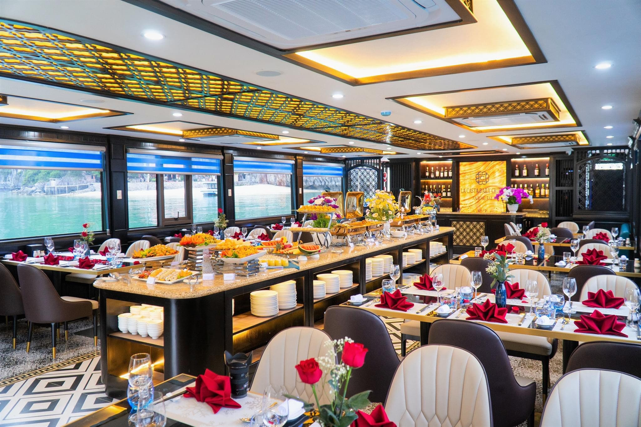 Top 10 Buffet Hải Sản tại Hạ Long : Từ Bình Dân Đến Sang Chảnh !